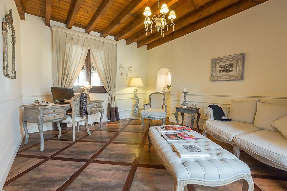 Calandrino Hotel 4*